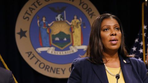 La Fiscal General de Nueva York Letitia James demandó a estafadores de inmigrantes. /Getty Images