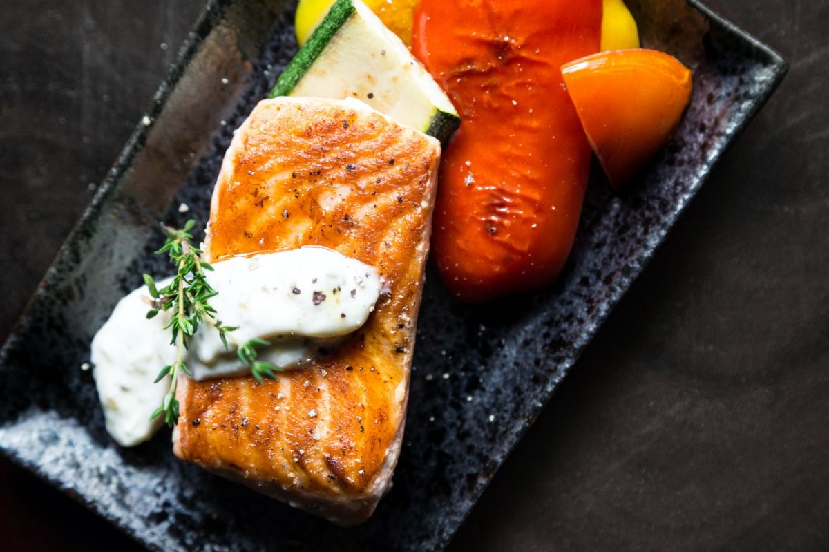 Si vas a comprar pescado congelado es mejor seleccionar variedades que no pierdan su textura o sabor cuando se almacenan.