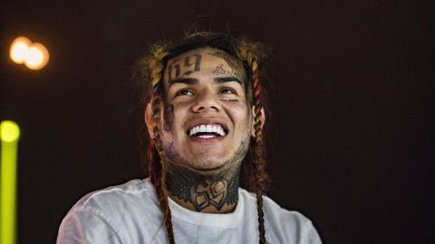 Tekashi 6ix9ine presume su gran pérdida de peso.