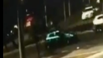 VIDEO: Víctima de robo persigue a delincuentes y los atropella; este es el momento exacto