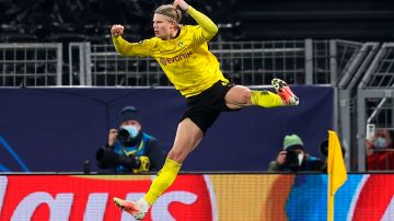 Erling Haaland volvió a ser la figura de su equipo, el Borussia Dortmund.