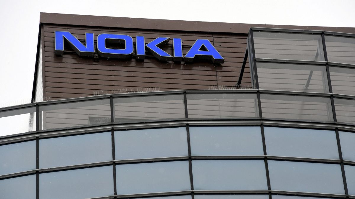 Nokia dijo que saldrá de Rusia priorizando la seguridad y el bienestar de sus empleados.