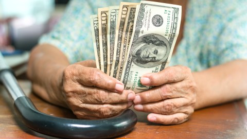 Robo anciano hospital