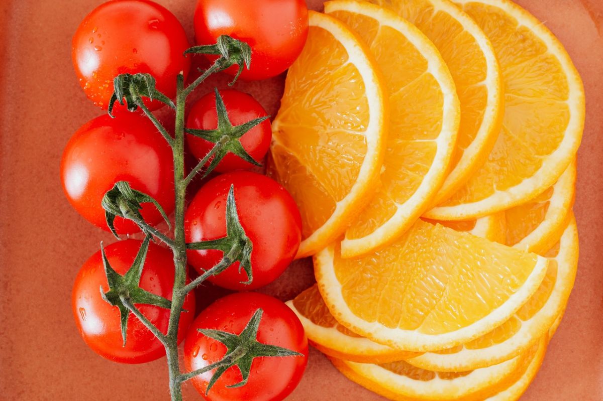 tomate y naranja