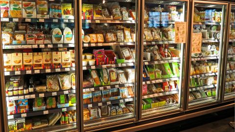 Wegmans también tiene su propio programa de becas con el que ha apoyado para pagar sus matrículas a más de 40,000 empleados.