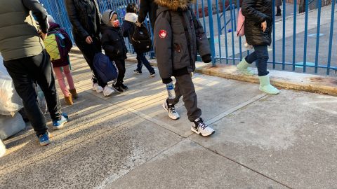 Unos 51,000 estudiantes regresarán a clases presenciales a las escuelas de NYC desde el 26 de abril