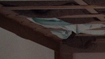 Claudio Rojas ayudó en la producción de la película que cuenta su historia. Aquí con el actor Maynor Alvarado. / FOTO: CORTESÍA