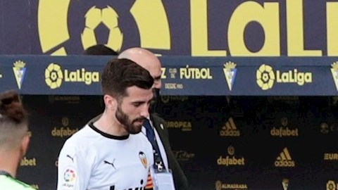 El jugador francés salió cuando escuchó los insultos.
