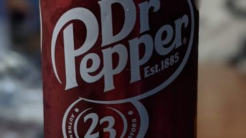Dr Pepper fue inventado por un jóven farmacéutico en Texas.