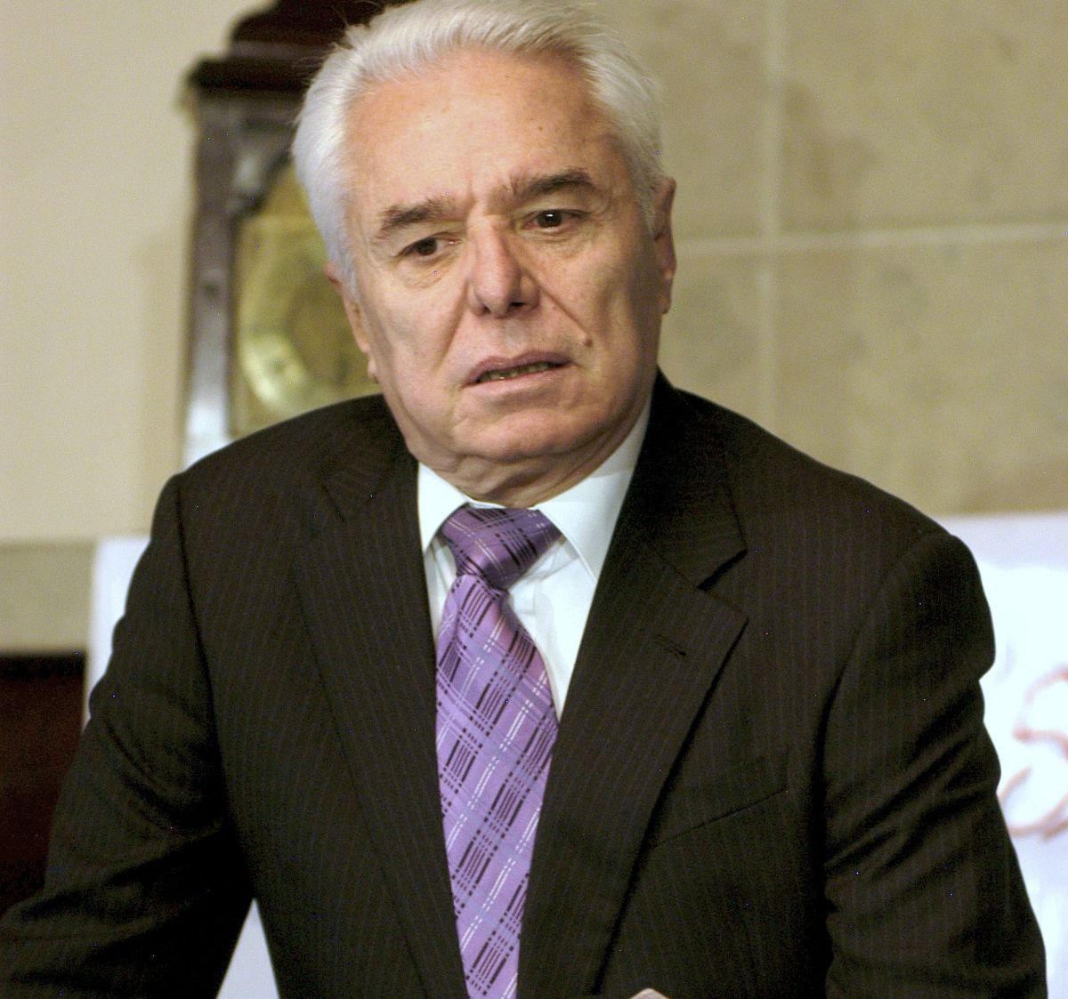 Enrique Guzmán.
