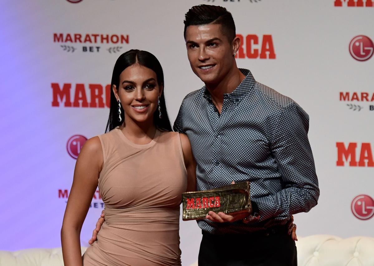 Georgina Rodríguez presume su 'colita' y Cristiano Ronaldo la abraza: amor  en el gimnasio - El Diario NY