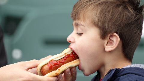 Los equipos de la MLB que venden más hot dogs son los que ganan más juegosGettyImages-109460149.jpeg