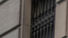 Saks Fifth Avenue anuncia que retirará de sus aparadores ropa y accesorios de piel-GettyImages-1207621986.jpeg