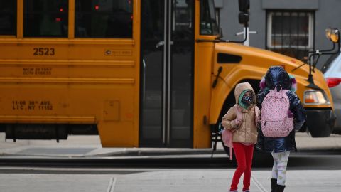 Las familias recibirían mayores apoyos fiscales para sus hijos.