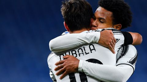 Dybala y McKennie fueron multados por estar en una fiesta violando las medidas de bioseguridad