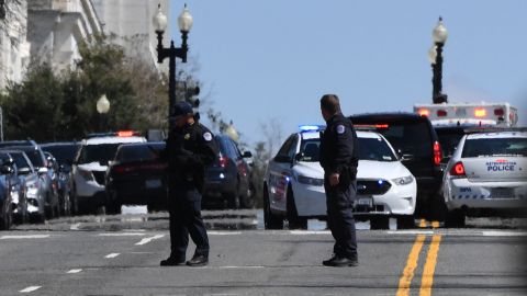 La policía cerró el tráfico.