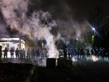 La ola de protestas volvieron a Minneapolis tras muerte de afroamericano.