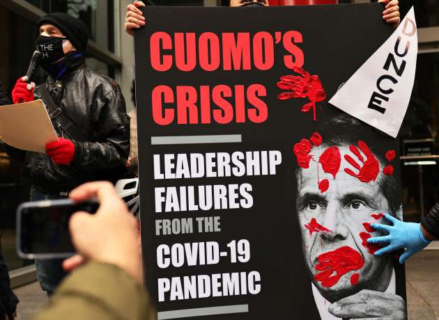 Ex gobernador Cuomo "ocultó" cifras de ancianos muertos por coronavirus, según último informe de contralor de Nueva York