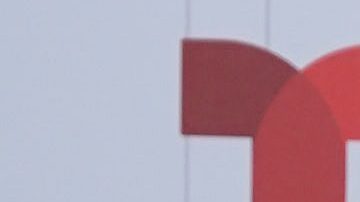 Adamari López es una de las estrellas consentidas de Telemundo y ayer brilló en los Latin AMAs.