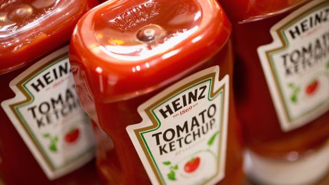 Heinz promete resolver la escasez de sobres de salsa kétchup-GettyImages-467496308.jpeg