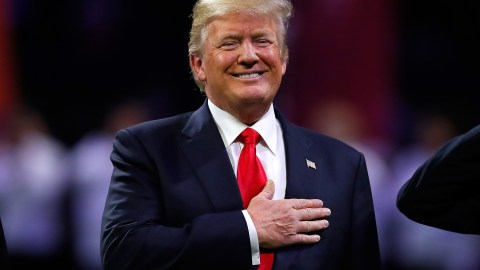 El expresidente recupera millones de dólares, pero sigue lejos de su fortuna en 2016.
