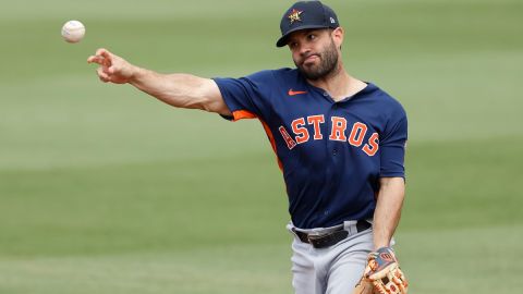 El venezolano ganó el anillo de la Serie Mundial en 2017.