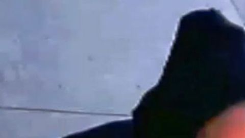 Captado en imágenes de seguridad.