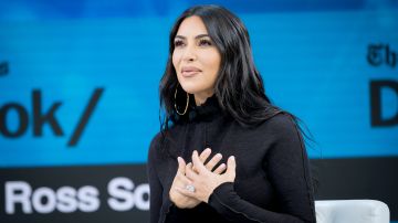 Kim Kardashian de luto por la muerte de su amigo y diseñador de moda Alber Elbaz.