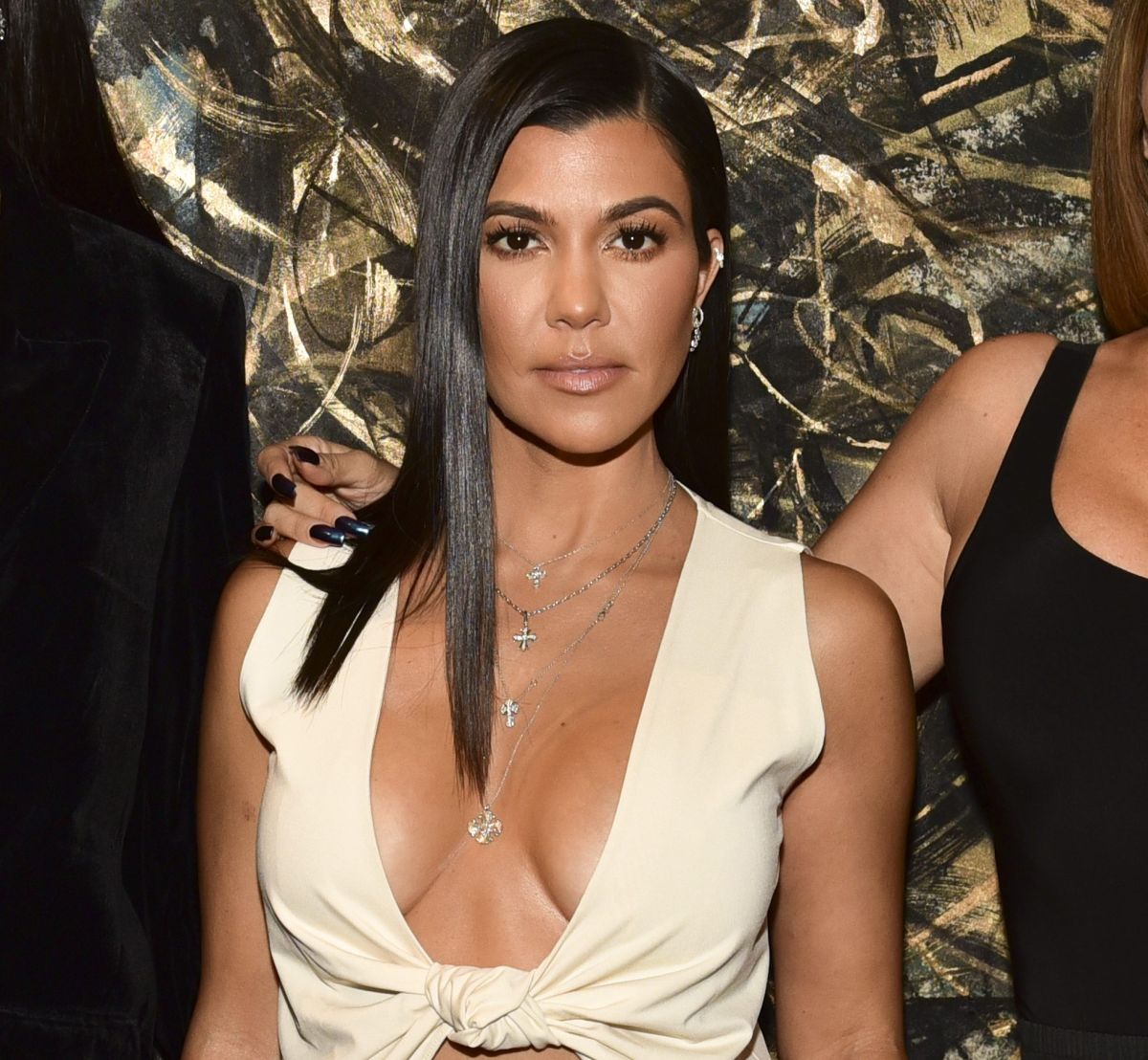 Kourtney Kardashian posts a bra photo from 20 years ago!