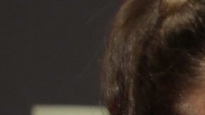 Lili Estefan y su hija Lina usaron vestidos cortitos y celebraron el cumpleaños 19 de la jovencita.