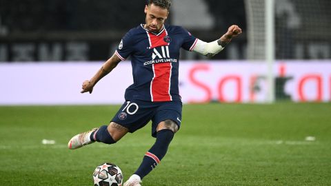 Neymar motiva al PSG