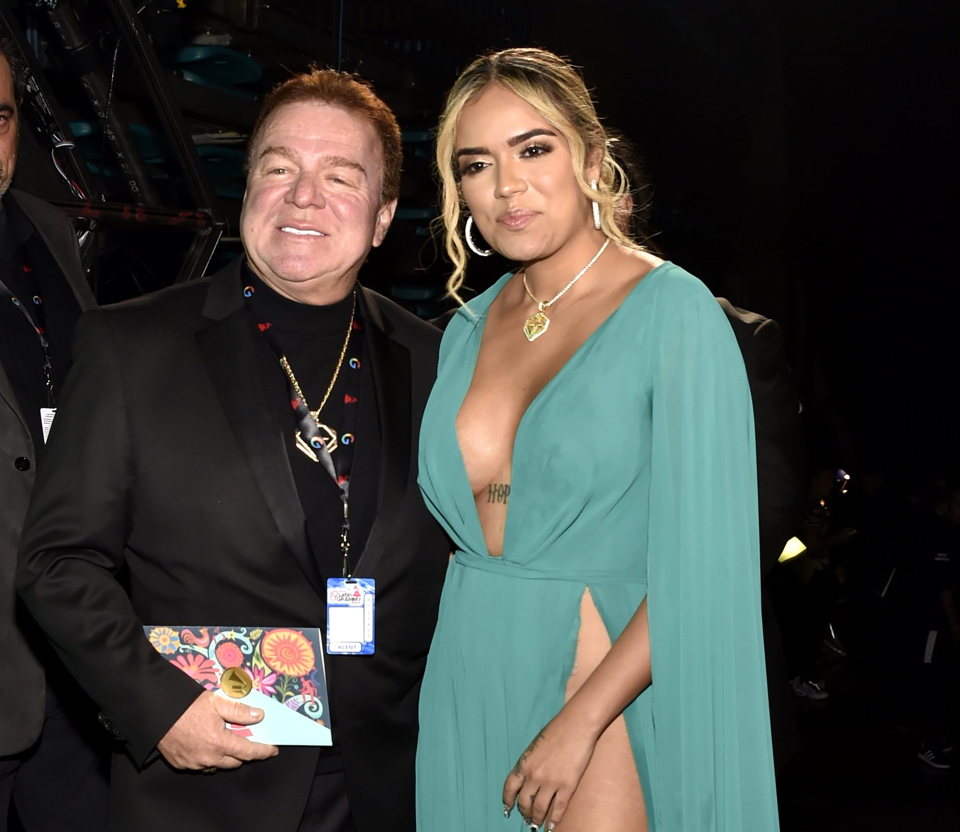 hermanastra de karol g revela fuertes detalles de su relacion con la familia de la cantante el diario ny