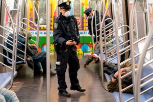 Líderes sindicales piden al NYPD más policías en el Subway ante alza de la criminalidad