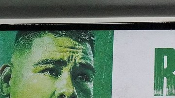 Ambos peleadores son nacidos en California y con ascendencia mexicana.