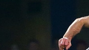 Momento del choque con Gary Cahill que lo dejó fuera del fútbol.