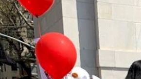 Decenas de trabajadores excluidos realizaron una huelga de hambre por 23 días para presionar a la Legislatura Estatal a aprobar los fondos.