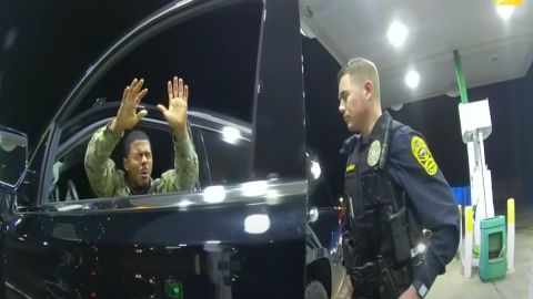 VIDEO: "Estoy sirviendo a este país, ¿y así me tratan?, militar de origen afroamericano e hispano rociado con gas pimienta