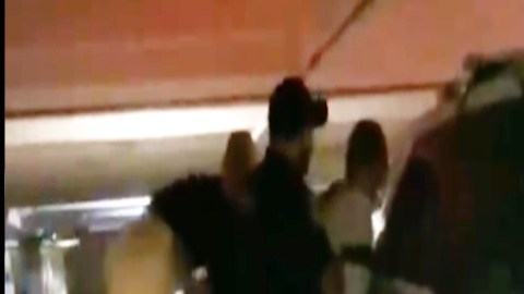 VIDEO: Policía azota en el piso a jovencita de 90 libras durante detención