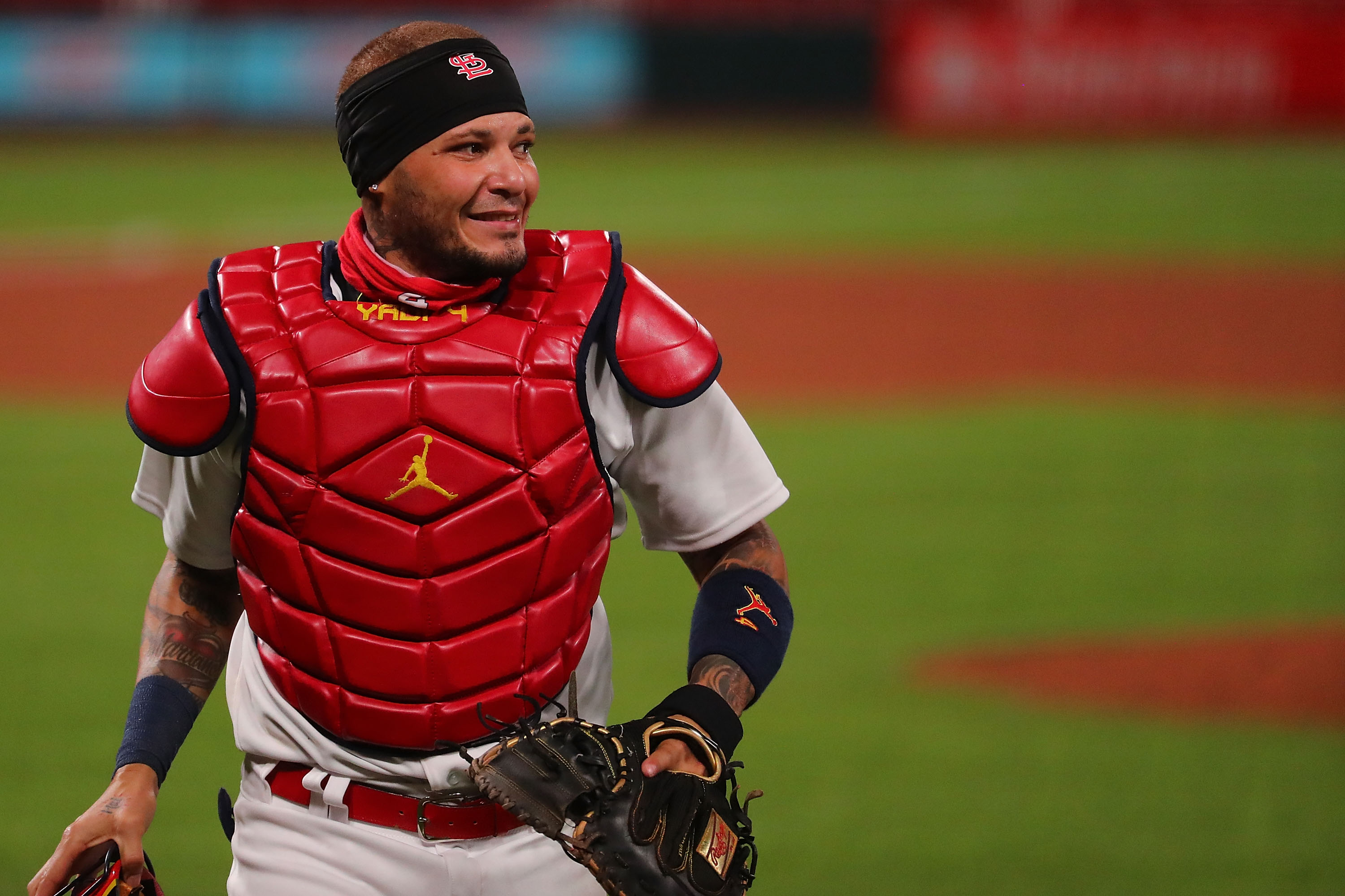 ¡Historia Boricua! Yadier Molina Se Convirtió En El Primer Catcher En ...