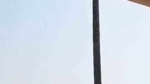 La Marina disparó como advertencia.