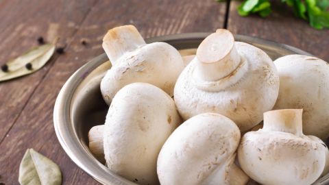 champiñones blancos