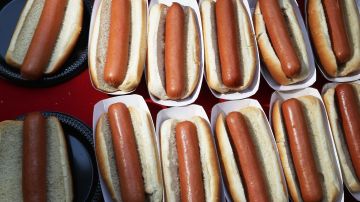 Los hot dogs se venden en Hermosillo, Sonora, México, donde son especialmente famosos por la gran cantidad de ingredientes que les puedes poner.