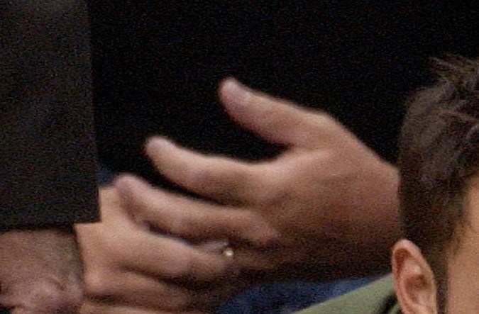 Ben Affleck y Jennifer López en un juego de basquetbol en el 2003