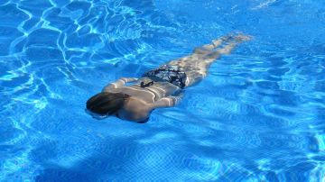 Nadar es un excelente deporte y gran opción de seguridad.