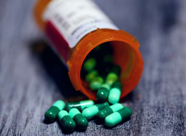 Distribuidores de medicamentos acuerdan en Nueva York pagar $1,180 millones para resolver reclamos por adicción de opioides en todo el país