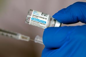 Vacuna Johnson & Johnson: ¿Qué tengo qué hacer si ya me la pusieron?