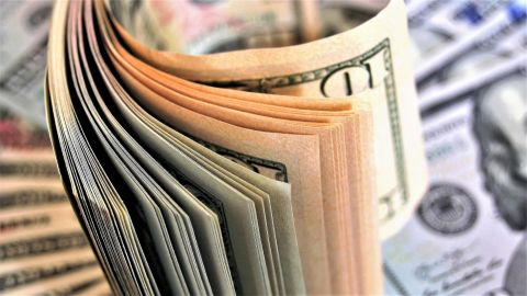Muchos estadounidenses que ya declararon sus impuestos al IRS este año no han recibido el dinero que les corresponde por reembolso.
