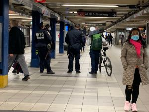 Pasajeros del Subway de NYC y autoridades de transporte piden mejorar la seguridad en los trenes