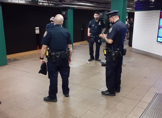 Héroe latino: premian a trabajador MTA que rescató a pasajero empujado a los rieles del Metro de Nueva York