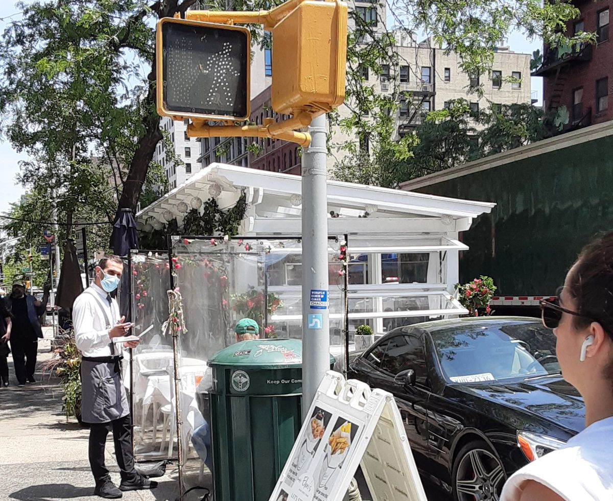 Sale of "take away alcohol" returns in New York Governor Hochul gives